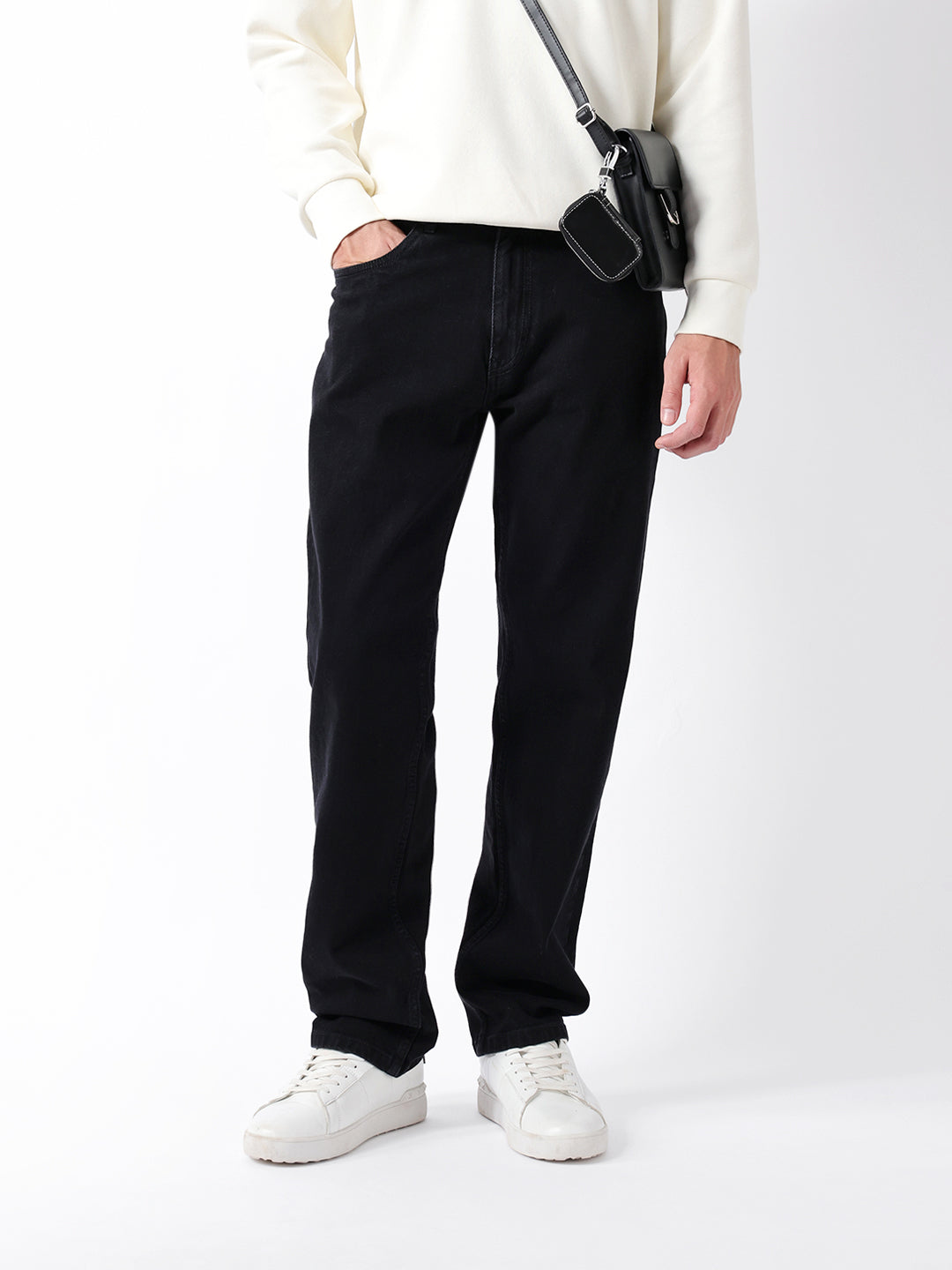 The Bear House BLACK MID-RISE STRAIGHT FIT JEANS WITH LIGHT FADE