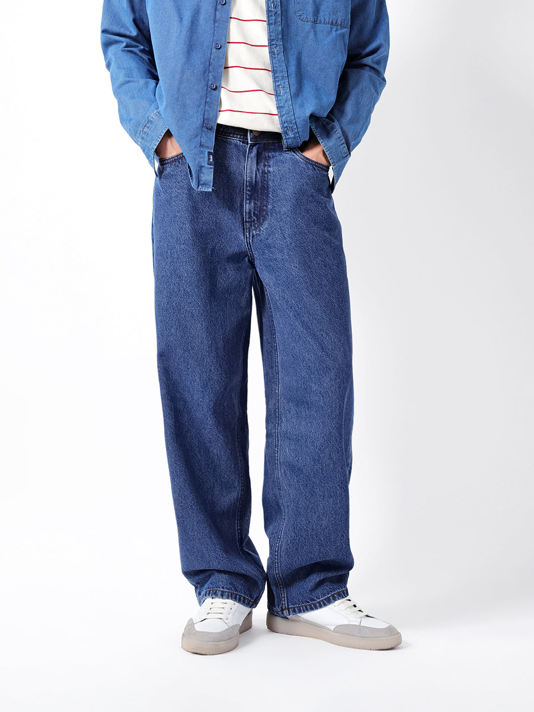 The Bear House MID BLUE MID-RISE BAGGY FIT JEANS WITH LIGHT FADE