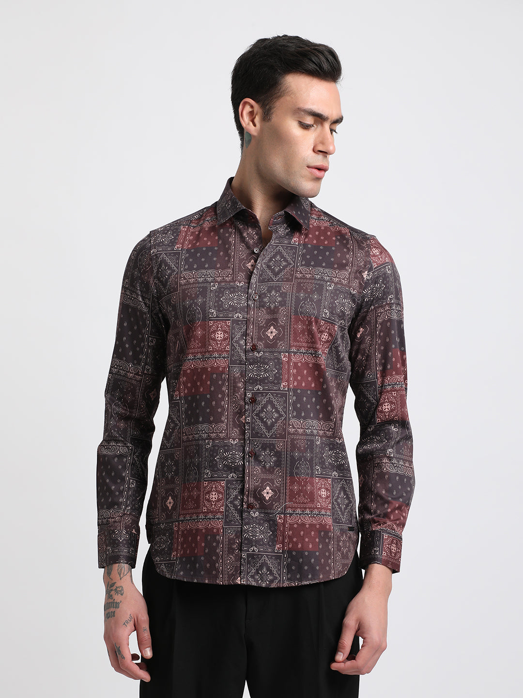 MEN MAROON PRINTED SLIM FIT COTTON CASUAL SHIRT