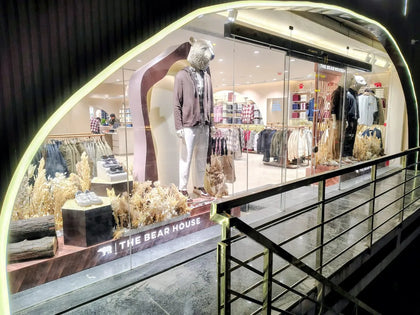 Janakpuri store, photo 1