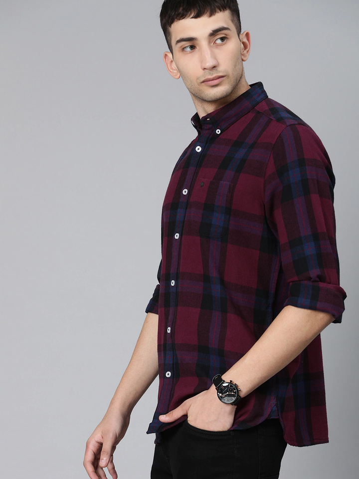 Flannels are trending this winter season & what better than this plaid shirt. This dark flannel shirt is the best mens flannel shirt in India